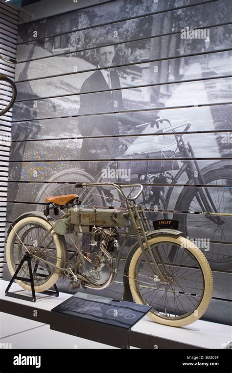 Milwaukee harley davidson museum hi-res stock photography and images - Alamy