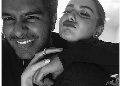 Hania Aamir & Asim Azhar Latest Pictures Gives Perfect Couple Goals ...