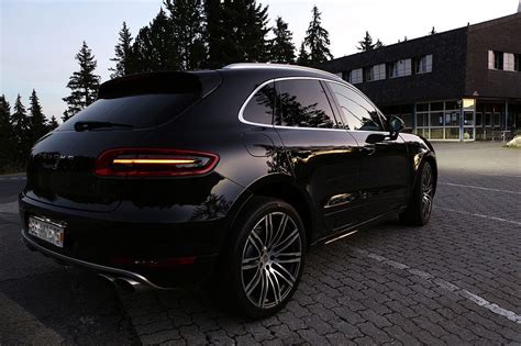 Porsche Macan S Jet Black Metallic | Porsche macan s, Black porsche ...