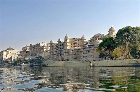 This lake in Karnataka is straight out of a Canadian Landscape- Ayyanakere Lake - Tripoto