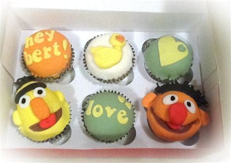 Bert and Ernie | Valentines cupcakes, Themed cupcakes, Sesame street ...