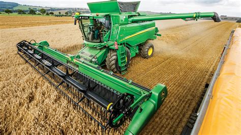 Harvesting Equipment | John Deere CA