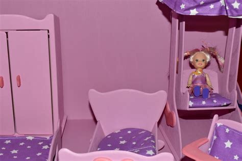 Free picture: bedroom, furniture, miniature, pillow, pink, toys, chair, home, seat, room