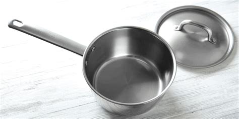 Saucier Pan vs. Saucepan - What's the Difference? - World of Pans