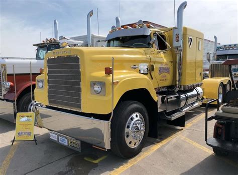 1975 Dodge Bighorn | Old dodge trucks, Big rig trucks, Dodge diesel trucks