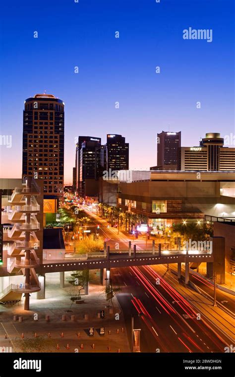 Phoenix arizona skyline night hi-res stock photography and images - Alamy