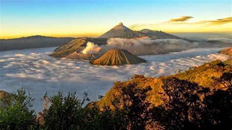 Menikmati Sunrise di Gunung Bromo Serasa Melihat Lukisan | Ragam Berwisata