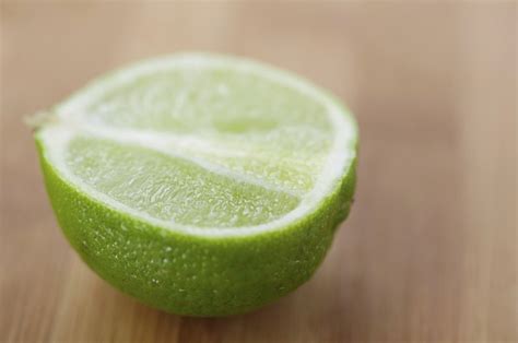 What Are the Benefits of Lime Juice? | livestrong