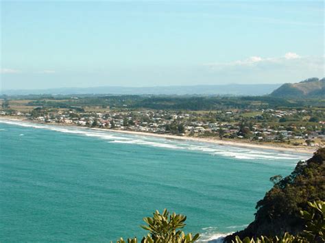 Waihi Beach Surf Photo by unripegreenbanana | 9:39 pm 30 Jan 2005