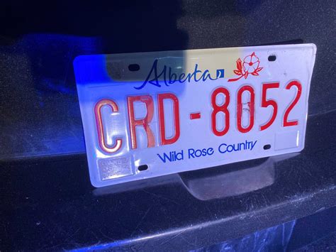 AB motorist using well-altered licence plate busted at local 7-Eleven ...