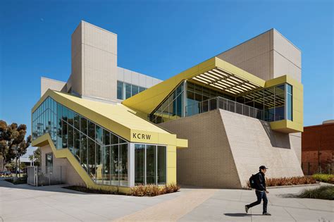 The Santa Monica College Center for Media and Design / Clive Wilkinson Architects | ArchDaily