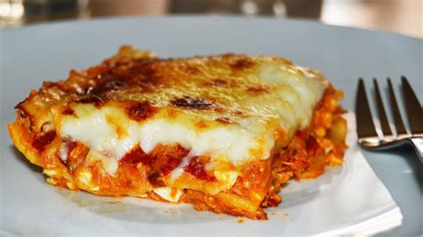 Tuna Lasagna - Easy Homemade Lasagna Recipe - YouTube