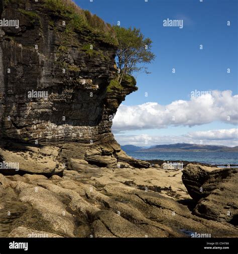 Overhanging cliff hi-res stock photography and images - Alamy