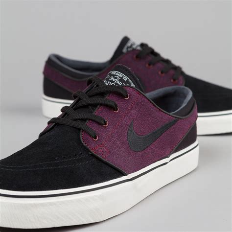 Nike SB Stefan Janoski Black / Black - Team Red - Ivory | Flatspot