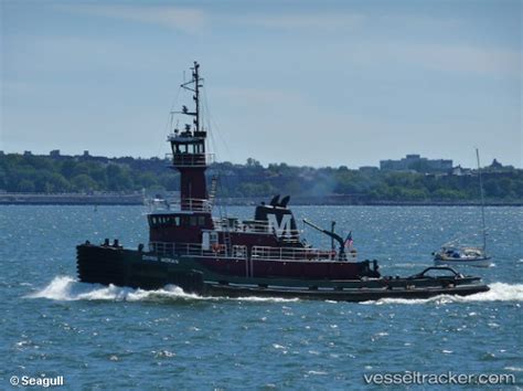 Doris Moran - Tug, IMO 8121800, MMSI 366939790, Callsign WRU2125, Flag ...