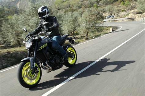 First ride: Yamaha MT-09 review | Visordown