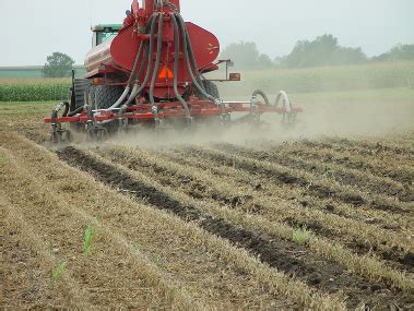 Dry Soil Conditions and Liquid Manure Application | Integrated Crop Management