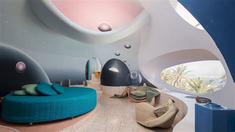 Reach for the Stars: 4 Homes Inspired by Space Age Style - Christie’s ...