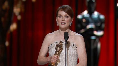 Julianne Moore Wins Oscar for Best Actress in a Leading Role - Oscars 2020 News | 92nd Academy ...