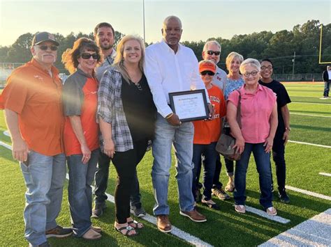 Elysian Fields ISD honors former superintendent as 2022 distinguished jacket | Lifestyles ...