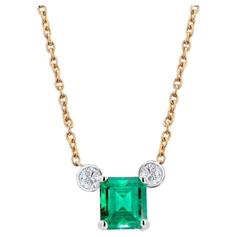 Emerald and Diamond Drop Necklace For Sale at 1stDibs