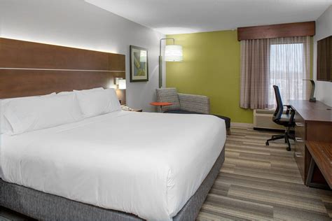 HOLIDAY INN EXPRESS CHESTER, AN IHG HOTEL - Updated 2022 Prices & Motel Reviews (VA)