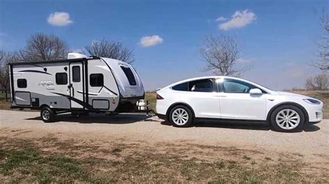 Tesla Model X With Camper: Family's First Official Towing Test