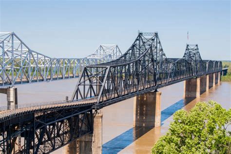 100+ Mississippi River Railroad Bridge Stock Photos, Pictures & Royalty ...