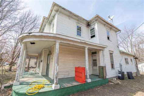 Moberly, MO - $45,000 - Old House Dreams