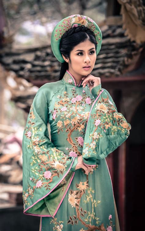 Ngọc Hân: Lung linh áo dài trên đất Phật | Asian outfits, Traditional outfits, Traditional fashion