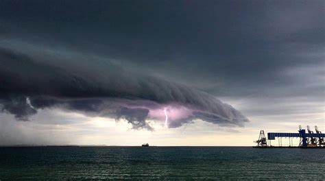 Perth Lightning Storms : Images From A Storm Cell Hitting Perth