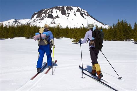 13 Ski Areas & Ski Resorts in Oregon For Winter Fun