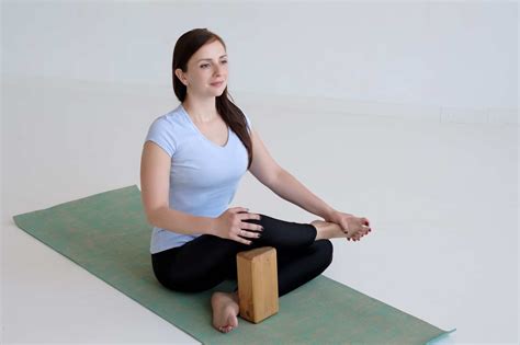 Yoga Props For Sensitive Knees To Protect Your Joints - EMPOWER YOURWELLNESS