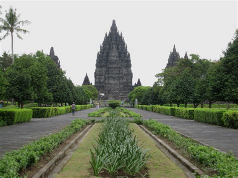 Exploring the Historic Temples of Yogyakarta, Indonesia - Go Backpacking