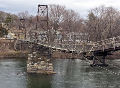 Buchanan, Virginia`s Historic Swinging Bridge Stock Image - Image of discovery, travel: 173733765