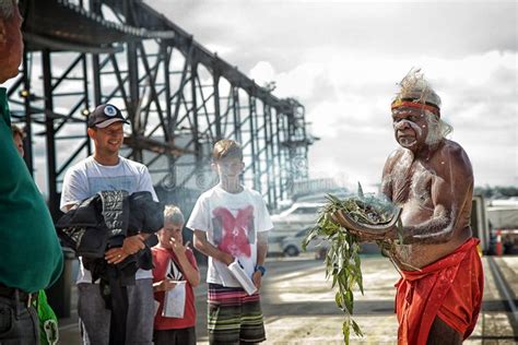 Australian Aborigine Performing a Smoking Ceremony Editorial Image - Image of paint, culture ...