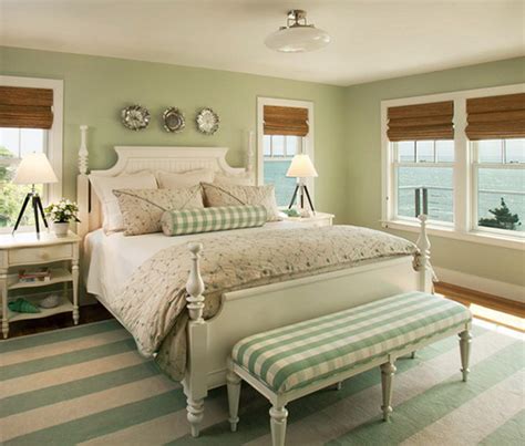 Country bedroom in green