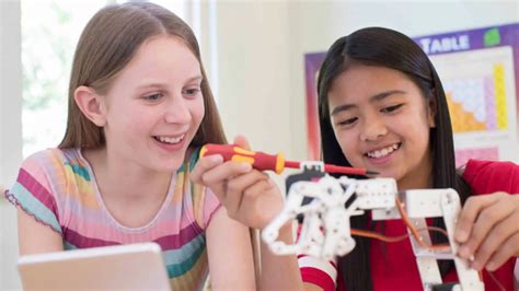 7 Best STEM Toys For Girls | STEM Girl Power 2024