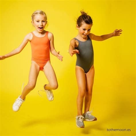 To the moon bañadores para niñas y niños. To the moon swimsuits for ...