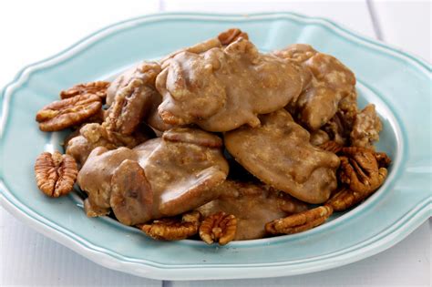 Pecan Pralines - thestayathomechef.com