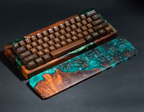 Green keyboard wooden case 60% | Case for gaming keyboard | Wooden ...