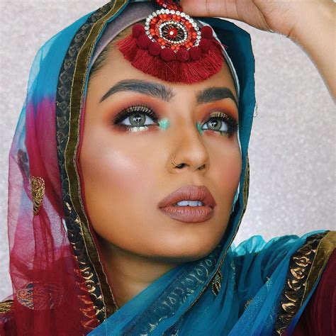 Reinas all over the world 🌏 @hijabadore created this stunning look using our Reina Del Caribe ...