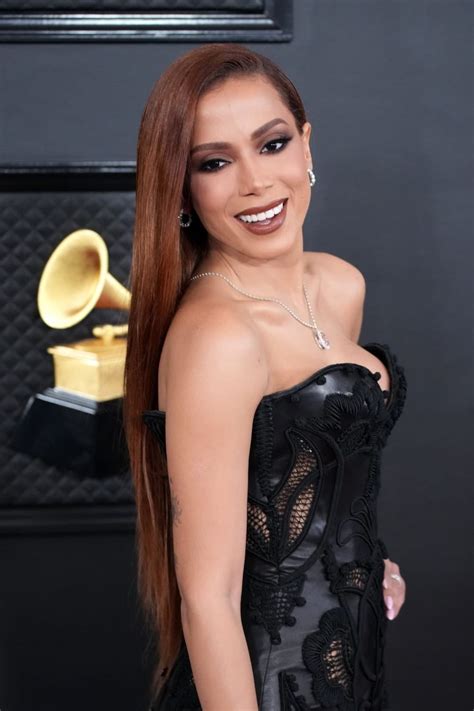 Grammys 2023: Envolver Singer Anitta In 2003 Vintage Versace And ...