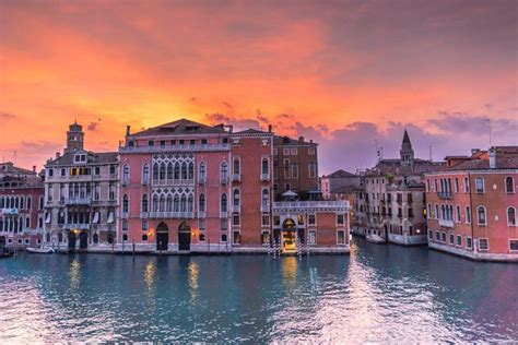Venice Canals Gondola Ride - Book Online at Civitatis.com