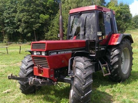 Case IH 956 XL Tractor - technikboerse.com