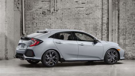 The 2017 Honda Civic Hatchback is here: all turbo, manual optional - Autoblog