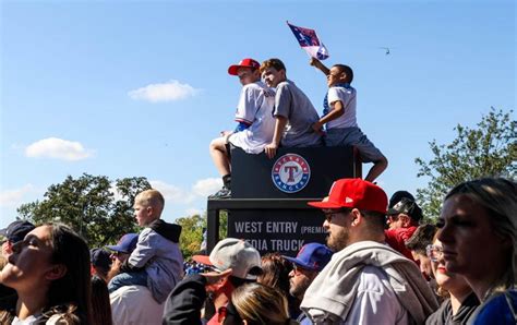 Photos: Texas Rangers' World Series Victory Parade draws large crowds ...