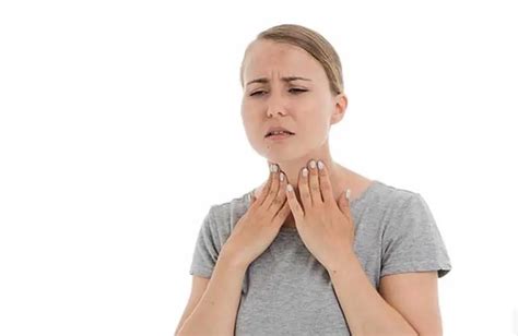 Why Does Your Throat Hurt at Night? Treatment and Remedies