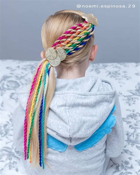 Here is another rainbow style using our March @braidboxbyerin we did this súper...