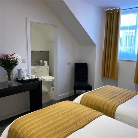 Revelstoke Hotel Deals & Reviews, Bridlington | LateRooms.com